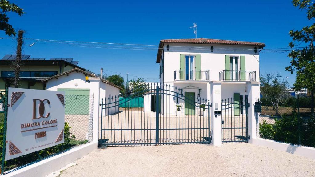 Nereto House | Dimora Coloré