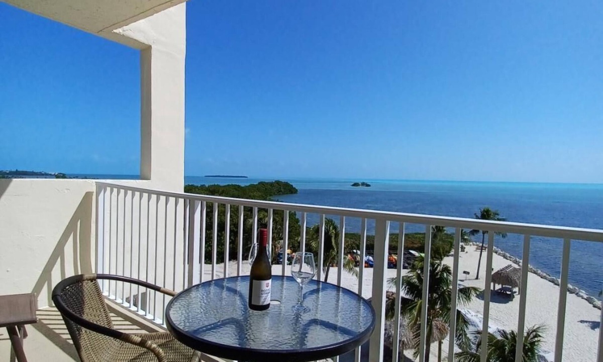Tavernier Condo | Direct Oceanfront Corner Condo, WiFi, Pool, Gym, Panoramic Ocean Views!