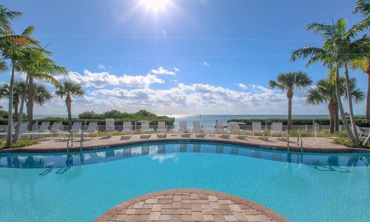Islamorada Condo | Discover Angler's Reef 136: a stylish 2-bedroom condo in the heart of Islamorada.