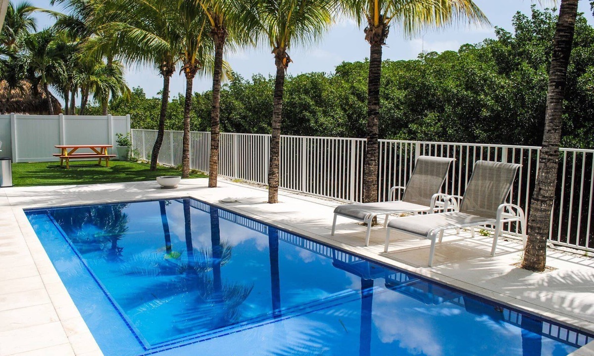 Venetian Shores House | Discover comfort at 139 Venetian Way, a spacious 4BR getaway in Islamorada.