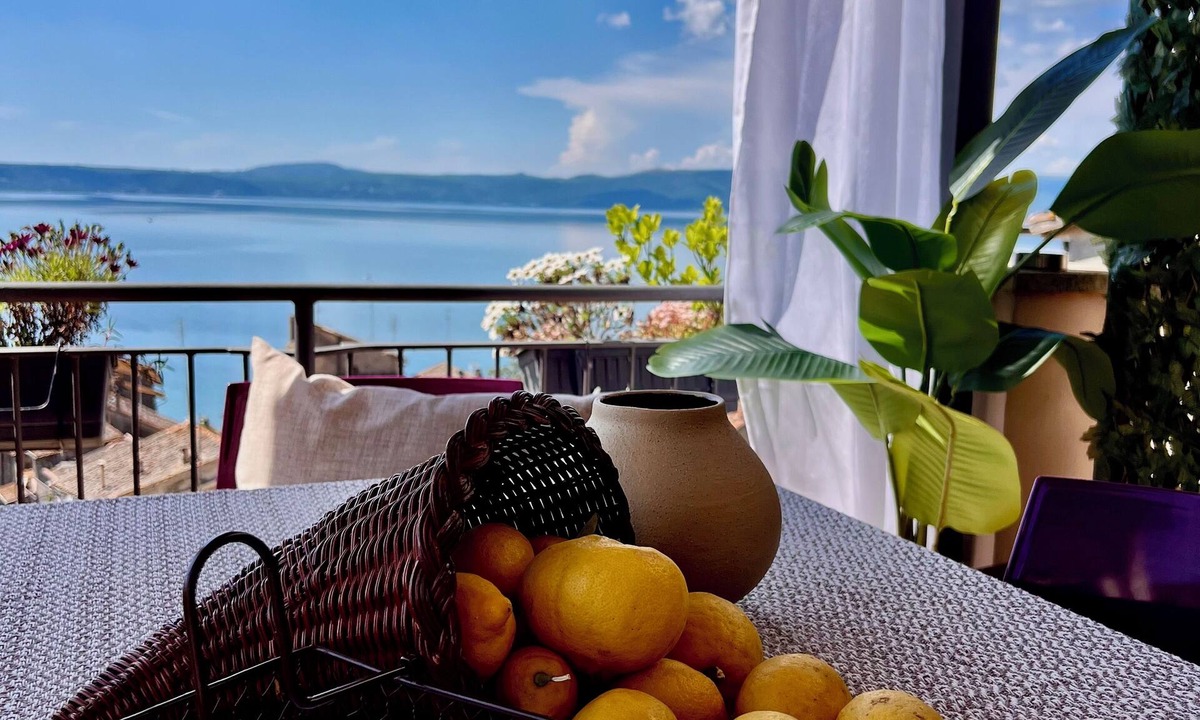 Lake Bracciano Bed & Breakfast | Domus Angularia