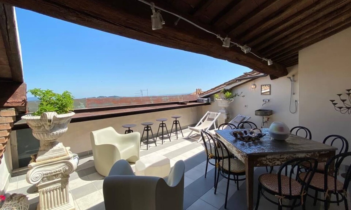 Radicondoli Apartment | Double Apartment Overlooking the Tuscan Hills