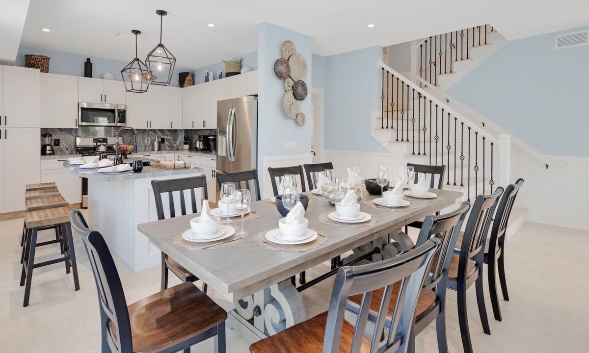Uptown - Upper Duval House | *DUCHESS OF CATHERINE @ DUVAL* Brand New Home & Pool + LAST KEY SERVICES…
