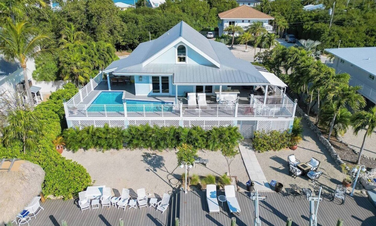 Marathon House | Duck Key Tarpon House 5 Bedroom 3 Baths Duck Key w/45 Dock and Private Pool boat lift available