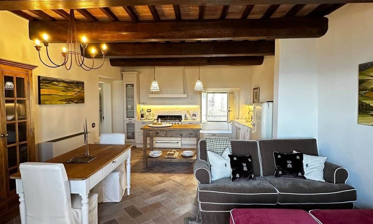 Todi Apartment | Elegant Penthouse Apartment with Panoramic Views