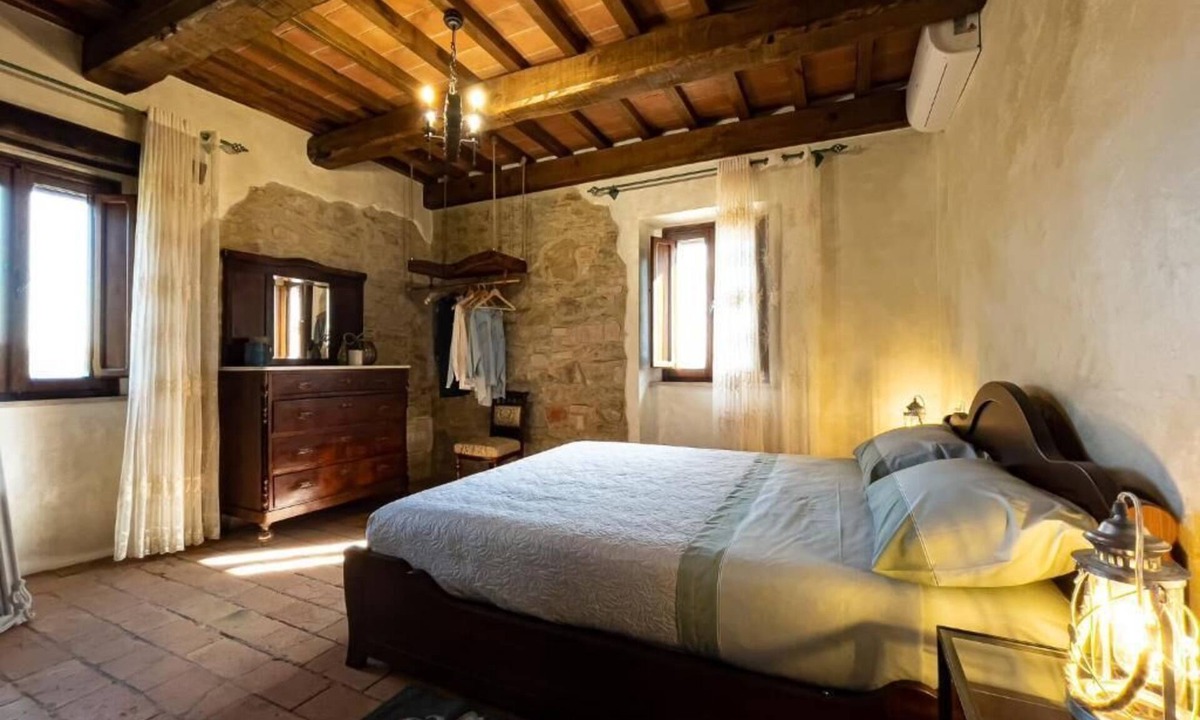 Passignano sul Trasimeno Apartment | Emerald- Room in old farmhouse with lake view