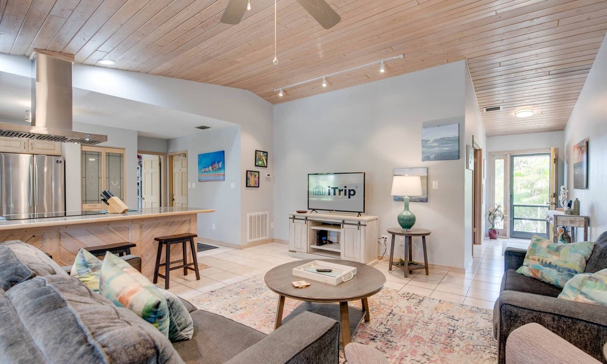 Cudjoe Gardens House | Endless Summer Retreat: Dog-Friendly 3BR Canal Front Oasis, Dockage & Easy Atlantic/Gulf Access