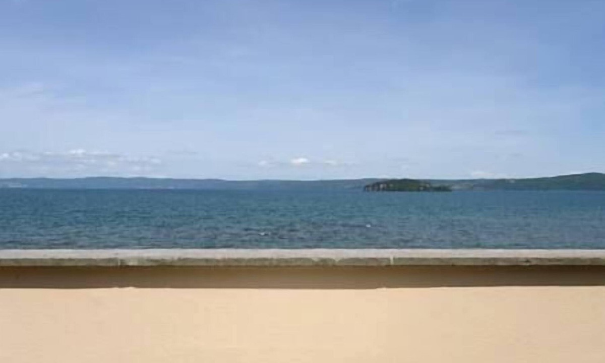 Marta Apartment | Esmeralda - Stunning Lake View Attic with Kitchen and TV