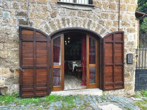 Sutri Apartment | Etruscan Garden Apartment