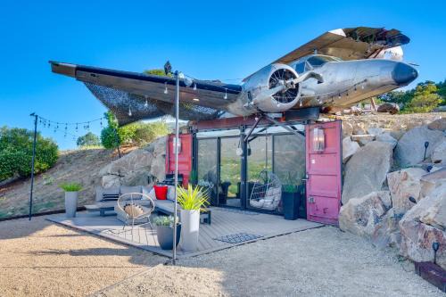 Fallbrook House | Fallbrook Airplane Home w/Fire Pit & Mtn Views!