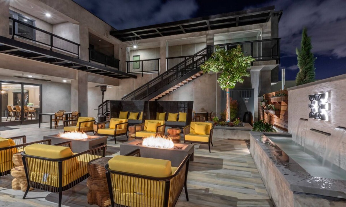 Old Town House | Family and Friends Getaway! Four Sleek Units, Relaxing patio, Gym, Free Parking