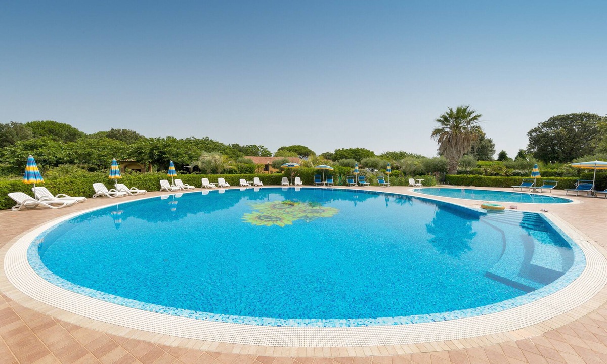 Campiglia Marittima House | Farmhouse "Il Girasole - Tasso" with Shared Pool, Shared Garden & Wi-Fi