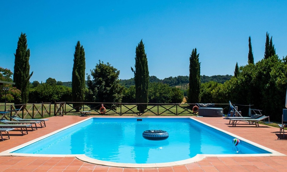 Laterina House | Farmhouse 'Mulino ' with Shared Pool, Terrace & Wi-Fi