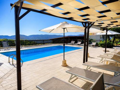 Castelnuovo Magra House | Fattoria Cristina Family Duplex with Pool, Panoramic Terrace & Farm Animals - Bilo Rosa