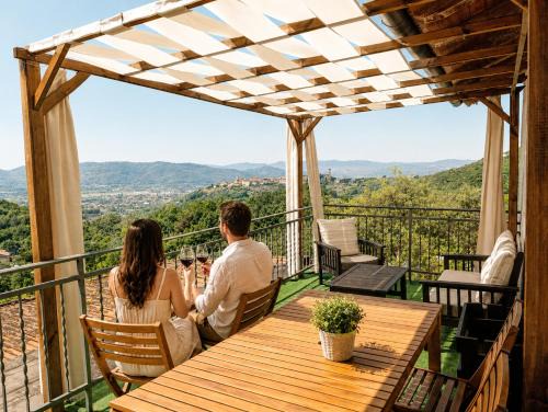 Castelnuovo Magra House | Fattoria Cristina Romantic Garden Studio with Pool & Farm Animals in Tuscany - Fenice