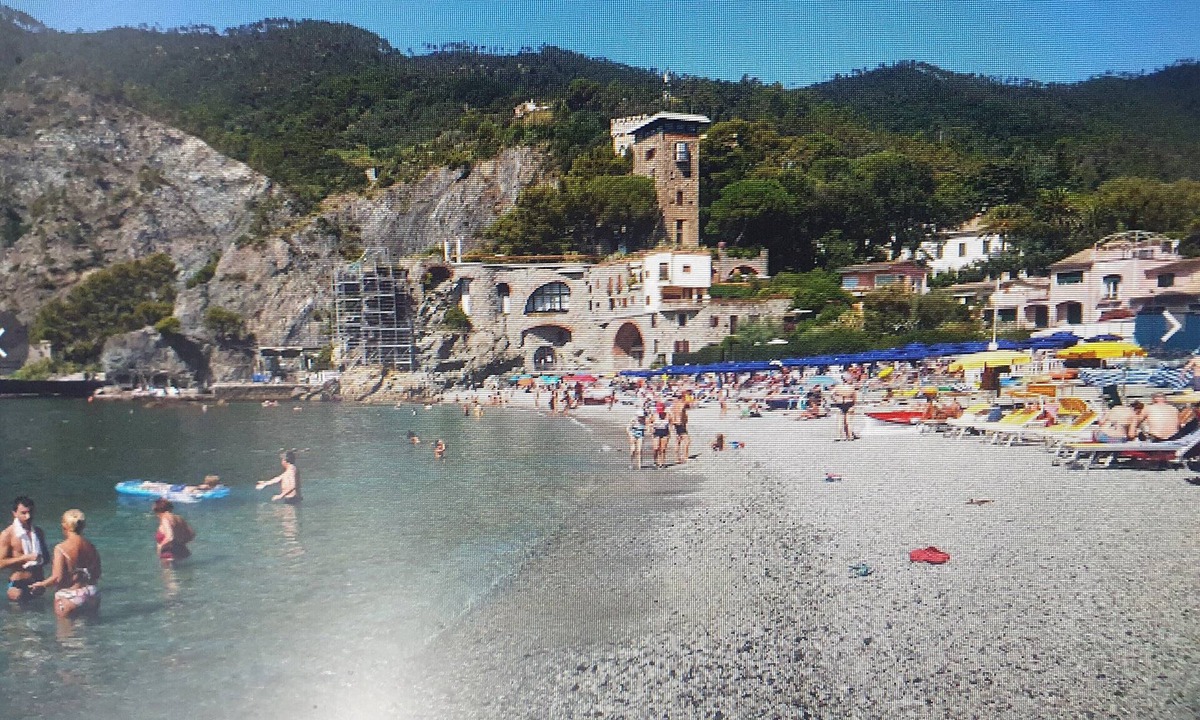 Cinque Terre Apartment | Fegina Deluxe 3 Bedrooms 3 Bathrooms