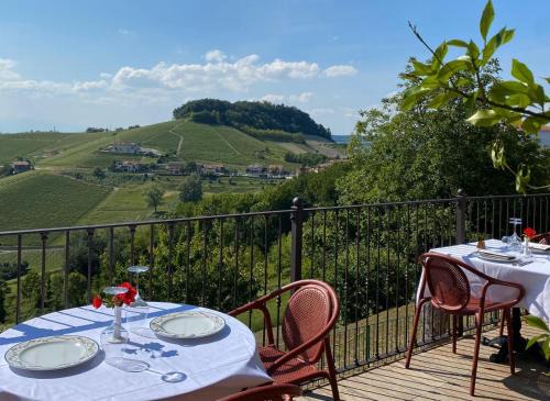 Monforte d'Alba Hotel | Felicin - Ristorante Albergo "Dimora Storica"