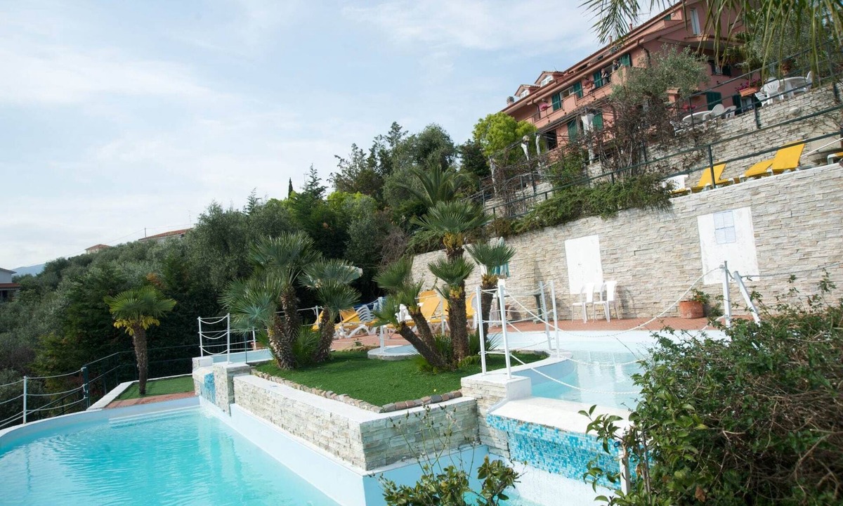 Poggi Apartment | Ferienwohnung für 5 Personen in Imperia
