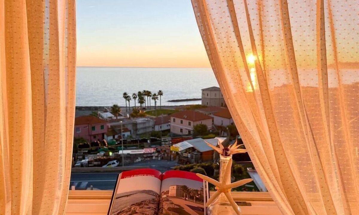 Santo Stefano al Mare Apartment | Finestra sul Mare