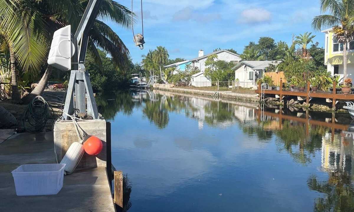 Eden Pines House | Fisherman's Paradise! 50' Concrete Dock. Space for 2 boats