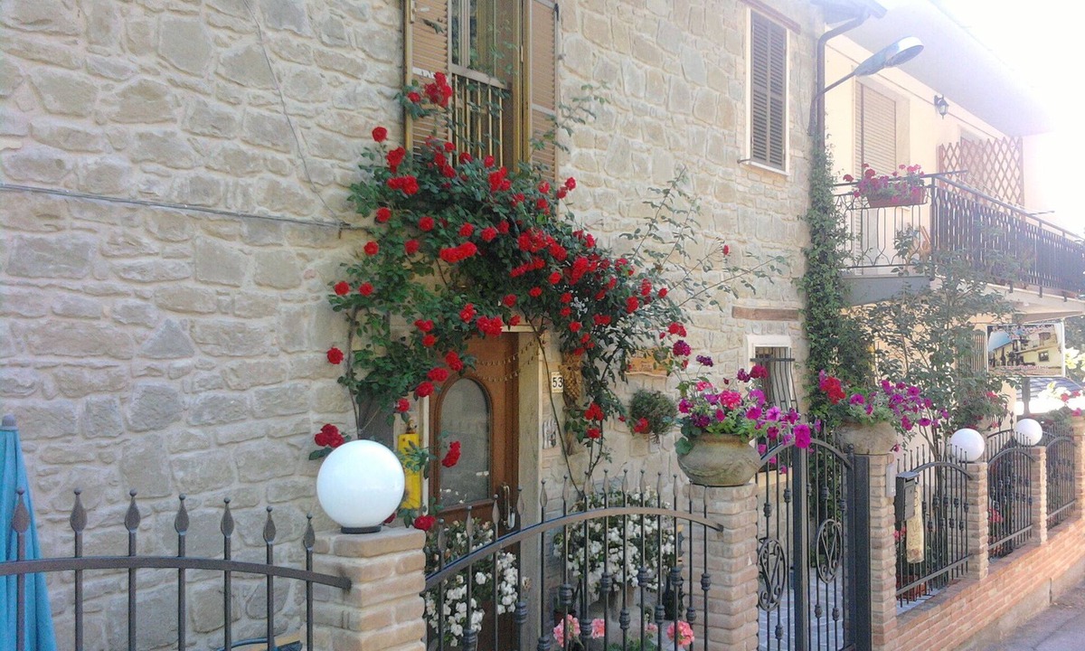 Marsia Bed & Breakfast | Flower Room