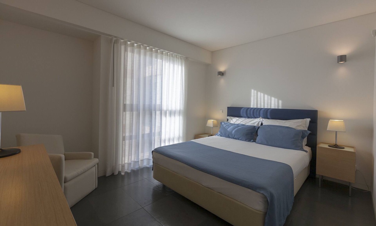 Carvalhal Hotel | Four Modern 2BR Apts by Marina w/ River Views & Free Parking, Near Golf Academy