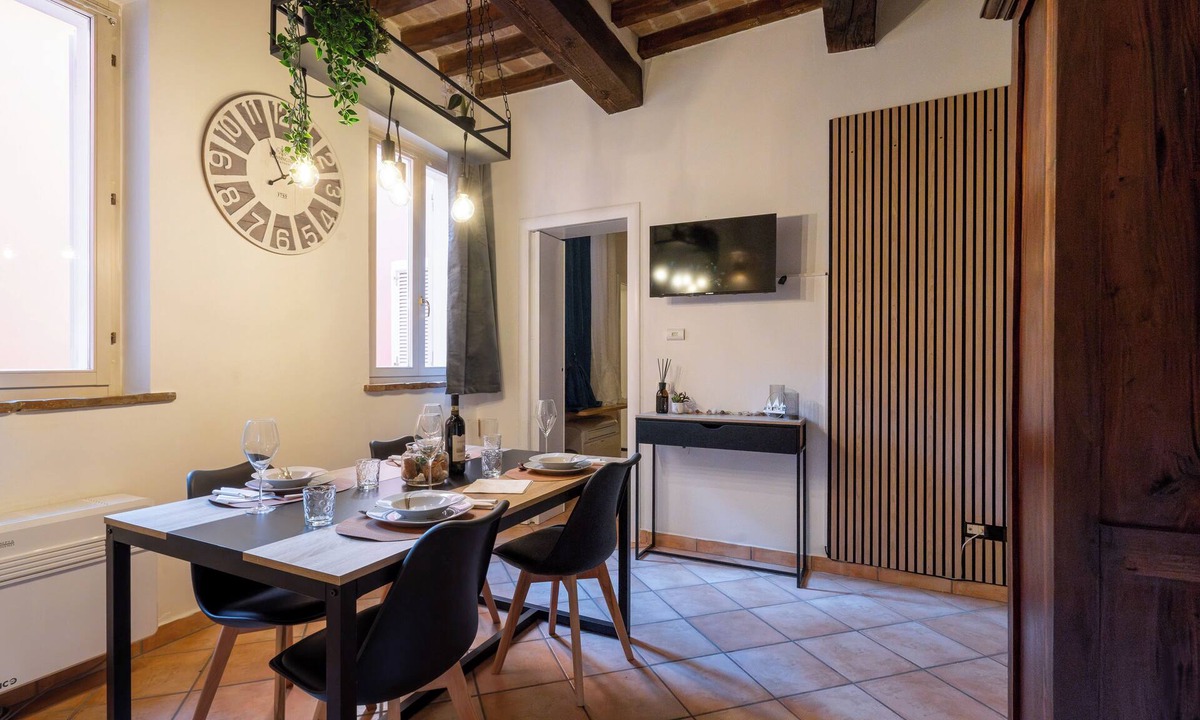 Parma City Centre Apartment | FREEDOM INDUSTRIAL CENTRALLY LOCATED FOR FAMILIES AND WORKERS