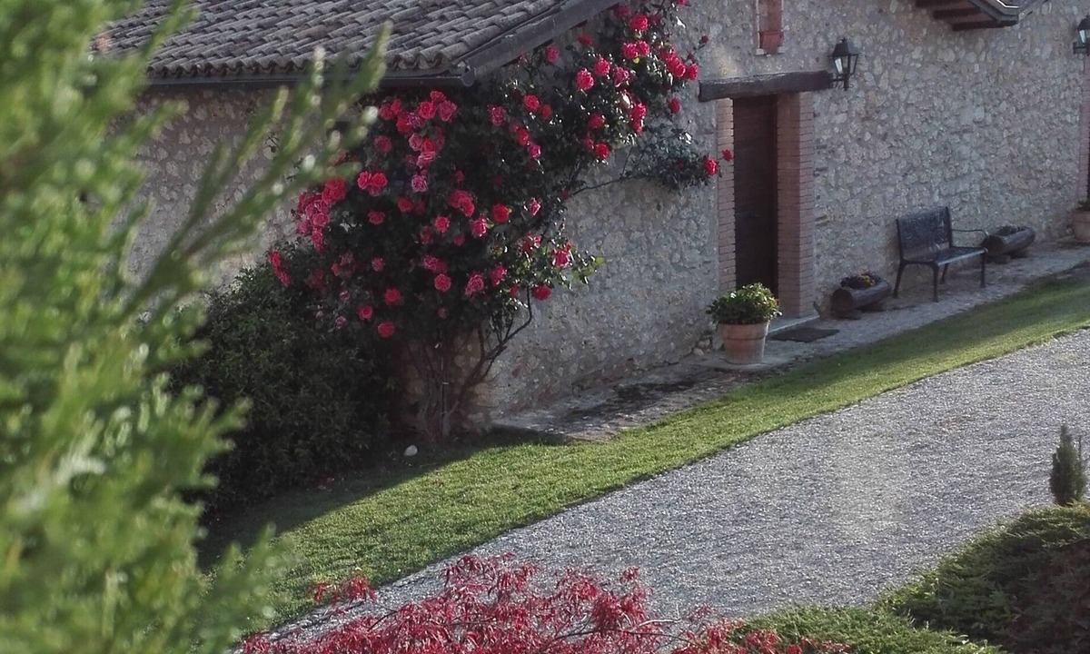 Rocca Ranieri House | From old hay shed to beautiful stone outbuilding