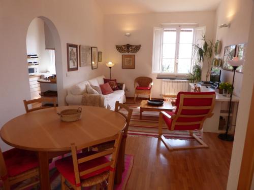 Chiavari House | Garden Lodge