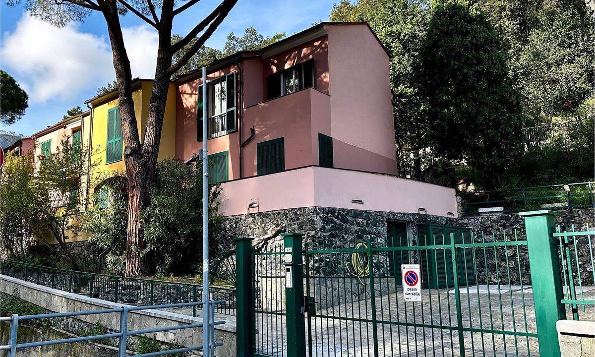 Cinque Terre House | Gianna’s Coastal Residence – Patio & Parking
