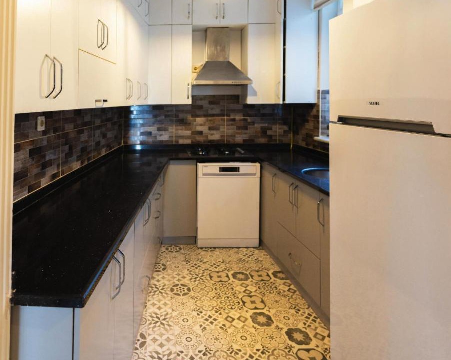 Fullerton Apartment | Golden Hour Getaway - 4BR in OC & BBQ Yard