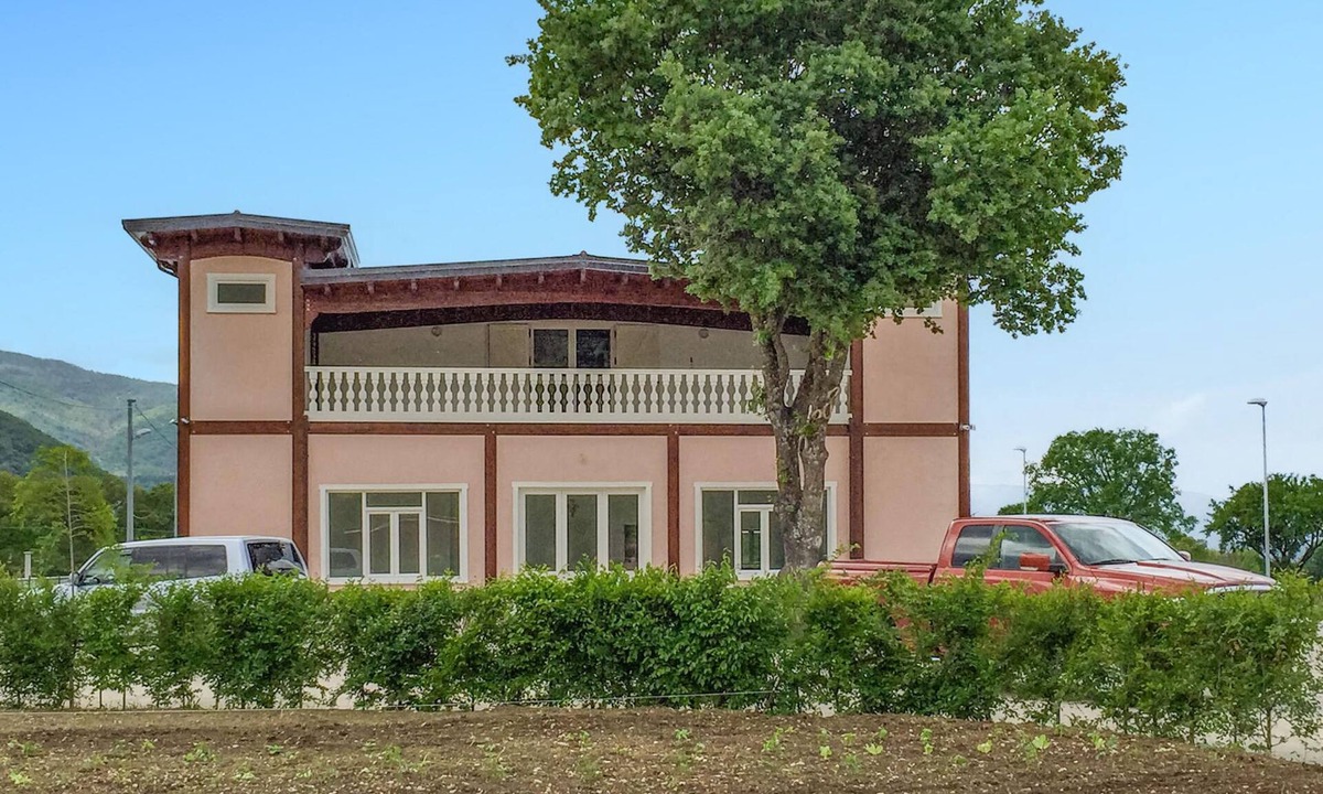 Lecce nei Marsi Apartment | Gorgeous apartment in Lecce nei Marsi with WiFi