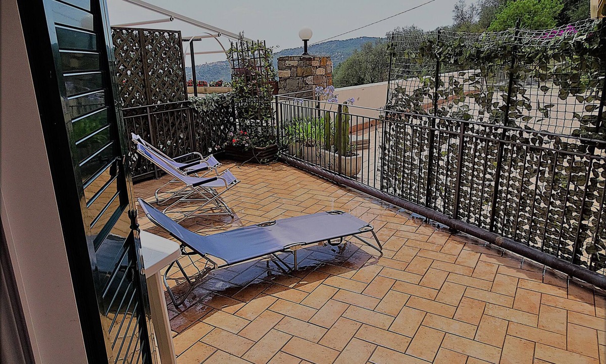 Torrazza Apartment | Gorgeous apartment with large sea view terrace