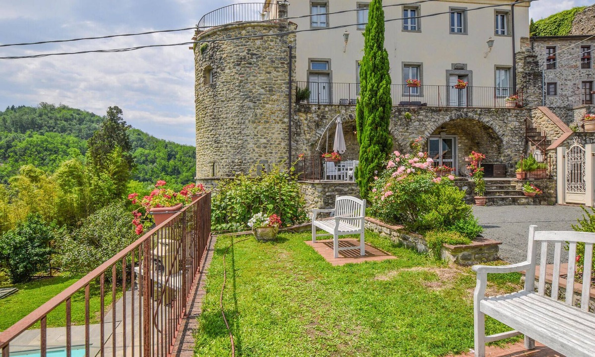 Maglietola House | Gorgeous home in Fivizzano