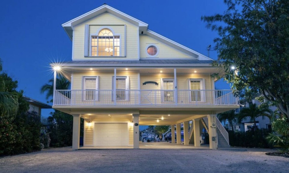 Islamorada House | Gorgeous Keys Vacation Home in Prestigious Neighborhood of Port Antigua