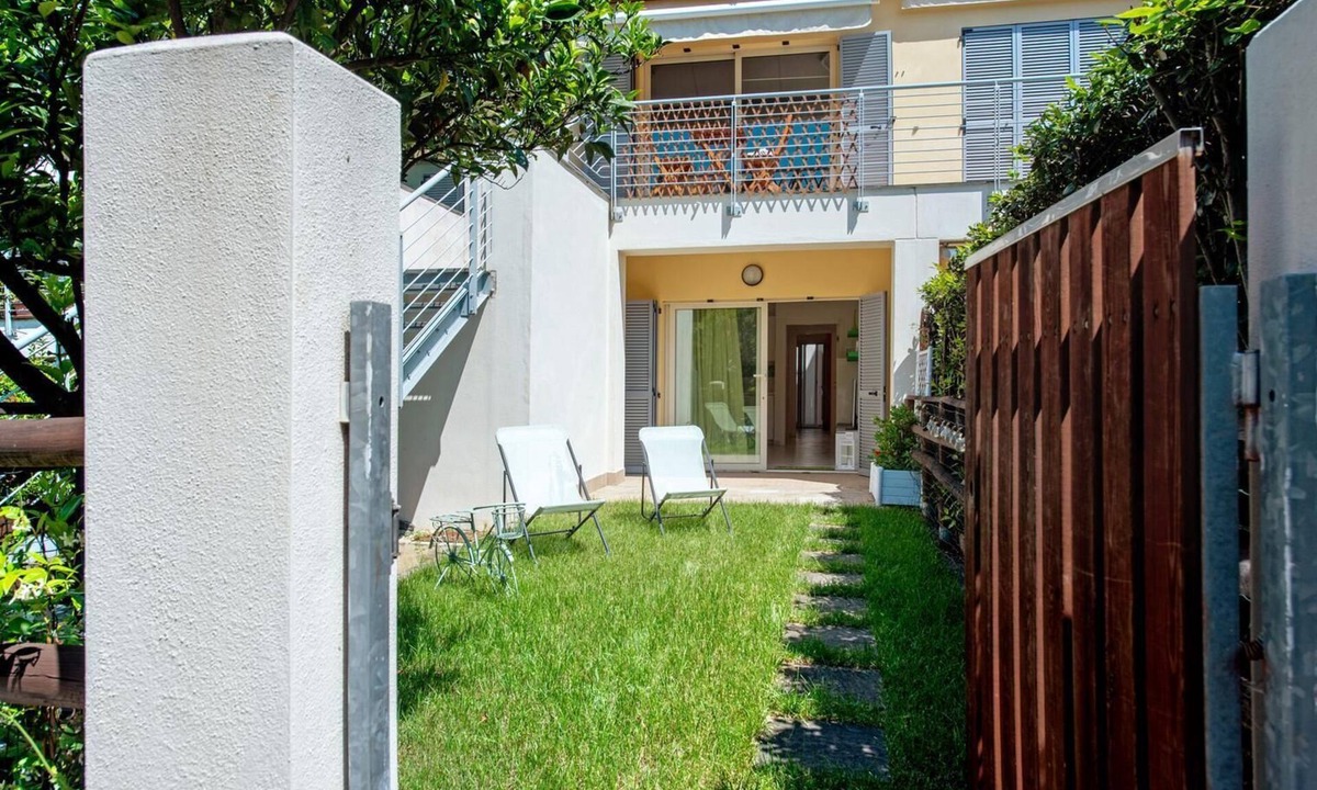 Arenzano Apartment | Green House - One Bedroom Apartment, Sleeps 4