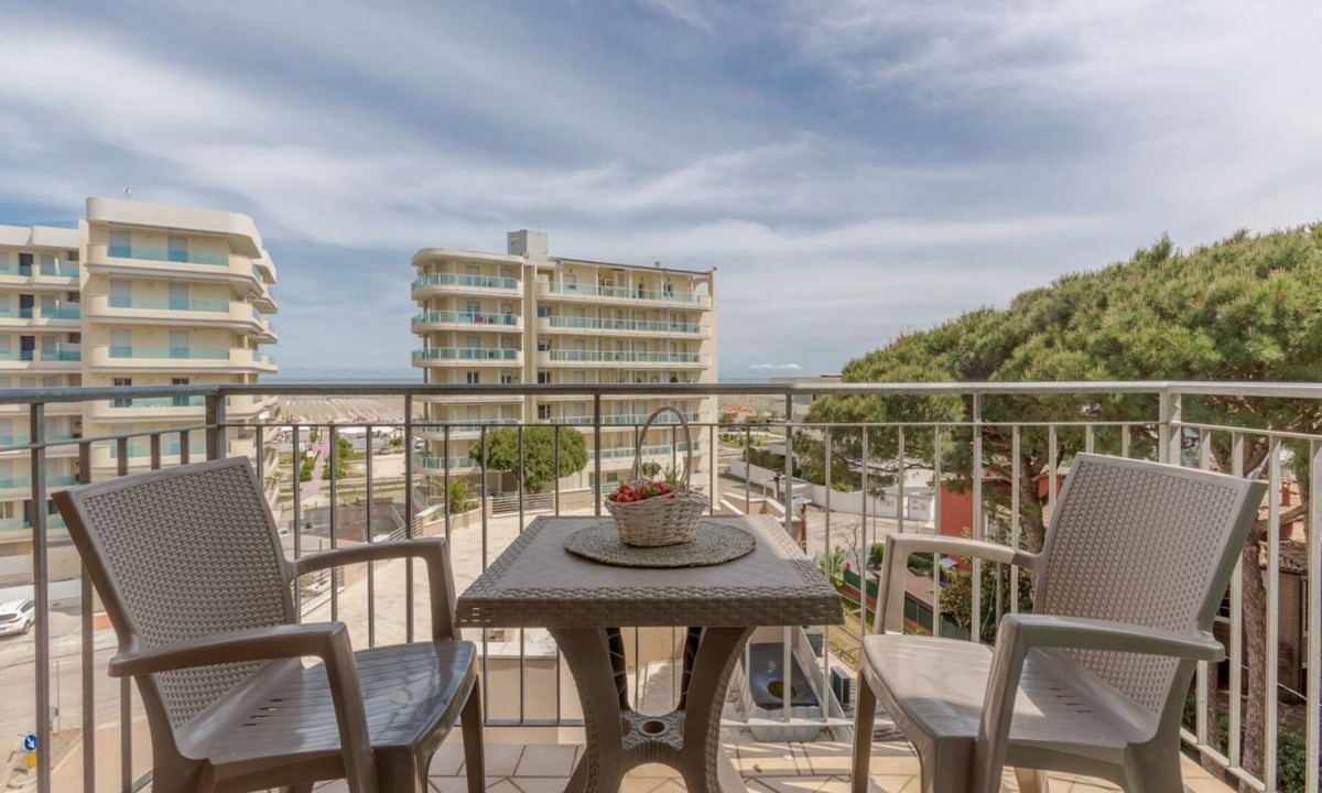 Lido degli Estensi Apartment | GuestHost - Lido degli Estensi Sea View Apartment