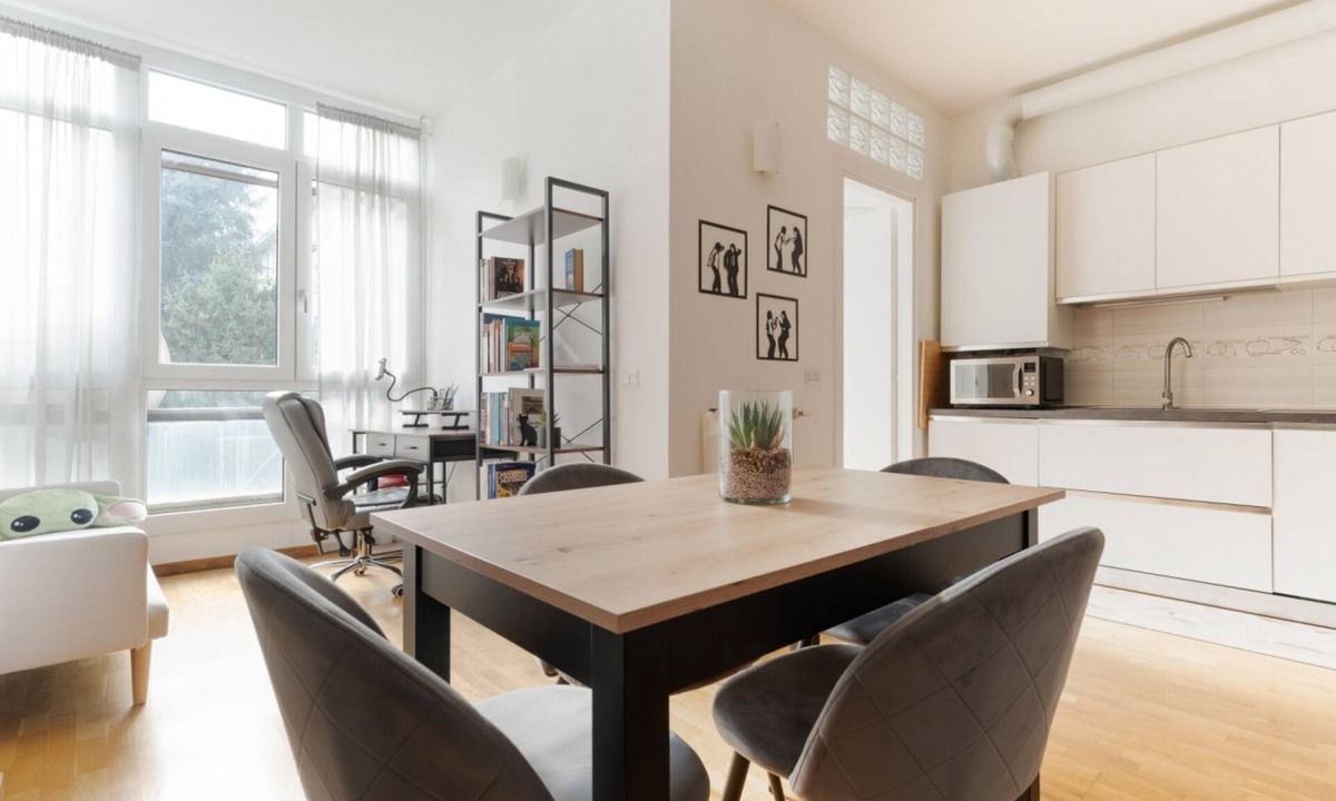 Quartiere Mazzini Apartment | GuestHost - Modern 64 sqm apartment located on the ground floor of a building (a few steps to access).The accommodation is located in the Corvetto area, a residential neighbourhood undergoing major regeneration, well served and with excellent key transpo