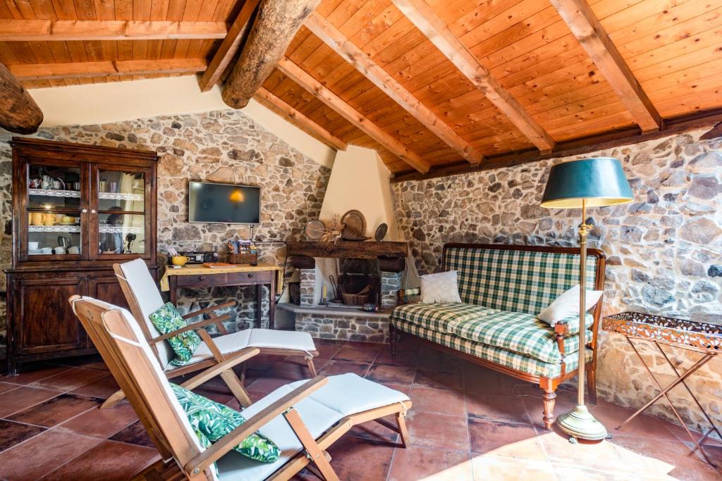 Borghetto di Vara Apartment | GuestHost - Nearby 5 Terre Lovely Mansarda
