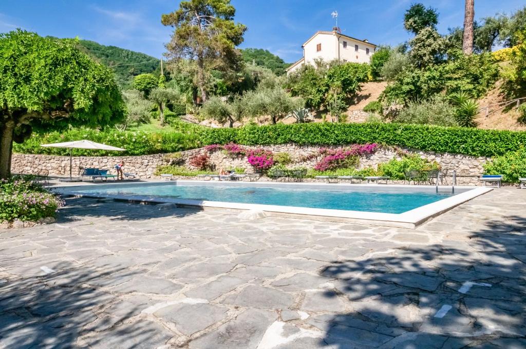 Pugliola Apartment | GuestHost - Piana di Solaro Modern Flat & Swimming Pool