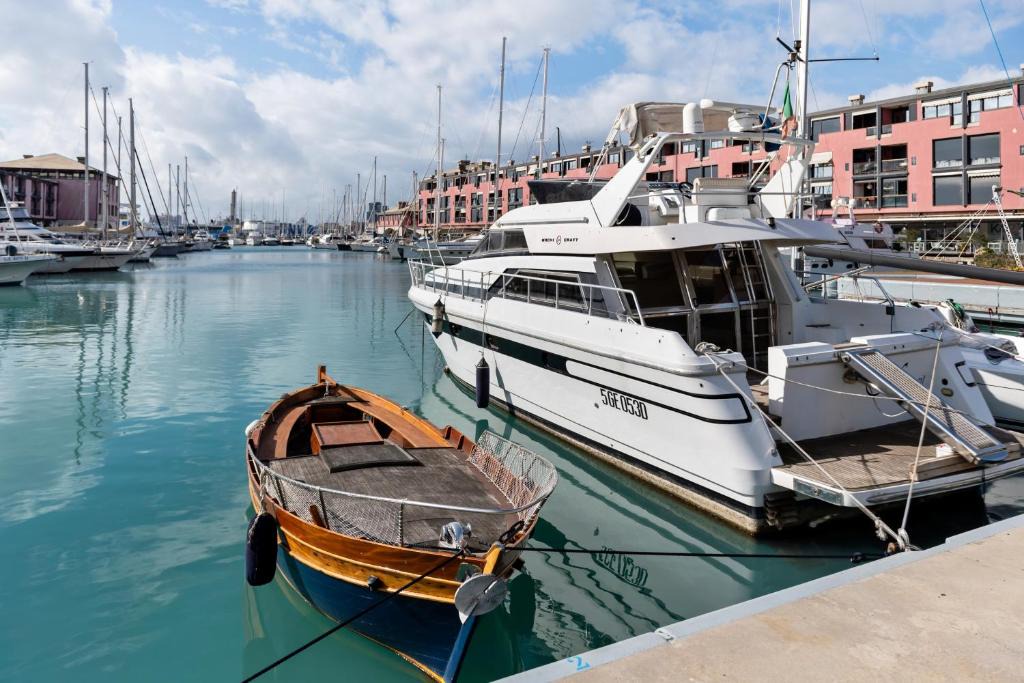 Genoa Apartment | GuestHost - Porto Antico & Aquarium Flat