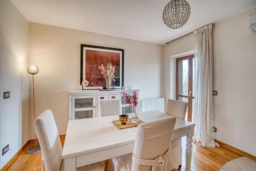 Badiola Apartment | GuestHost - San Martino in Campo Bright Apartment