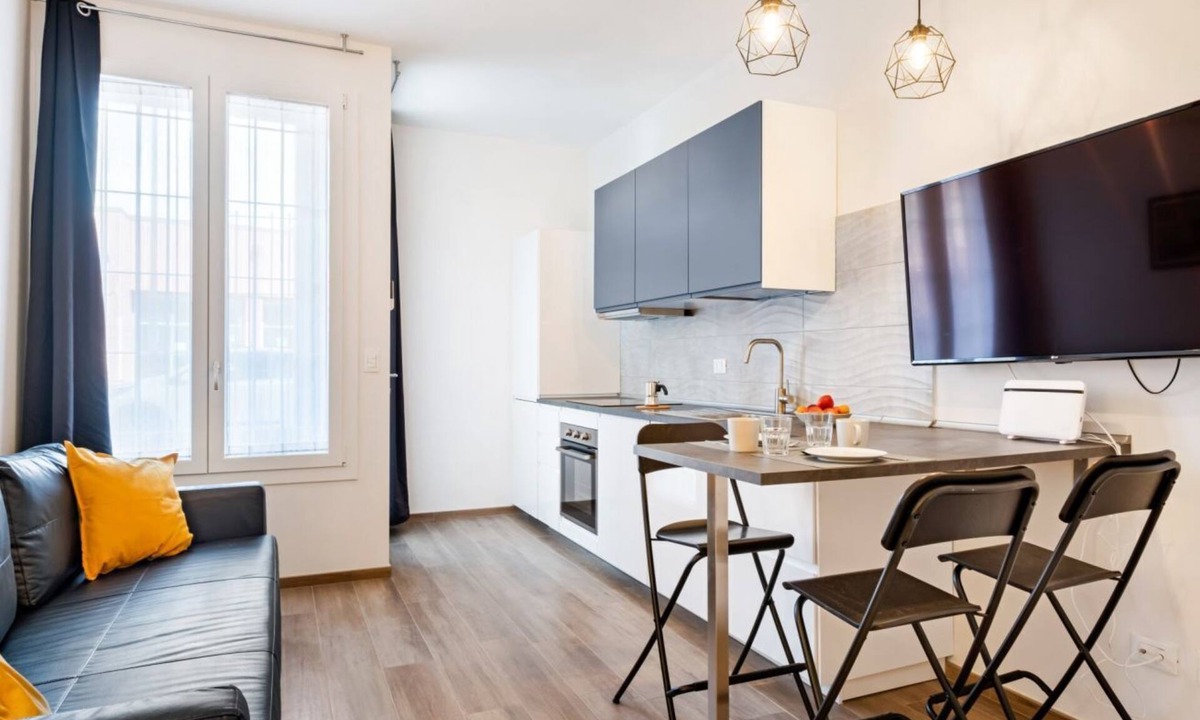 San Donato Apartment | GuestHost - The apartment is located on the ground floor of a building.It comfortably accommodates 3 people in 40 square meters of space, with a double bedroom and a french sofa bed in the living room.The apartment is located a few minutes on foot from F