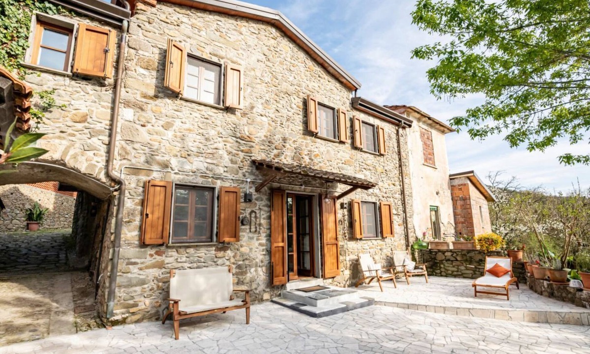 Ortonovo Apartment | GuestHost - The House of Five Moons-Quiet Escape