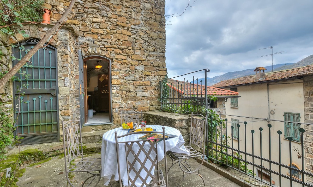 Apricale Apartment | Gufi, Apricale, Italy