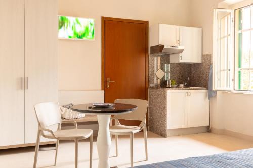 Saline Sadun Apartment | Happy Sea Home - monolocale sul mare con piscina