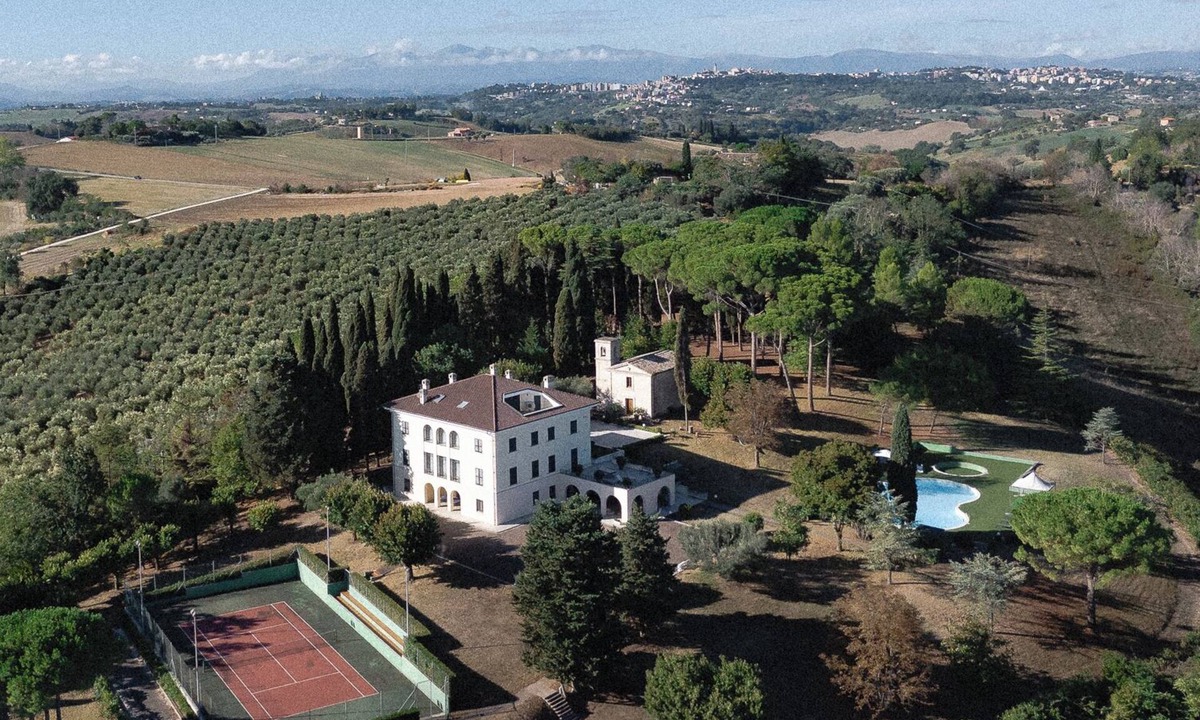 Acquesalate Villa | Heart of the Marches | Private Pool, Garden Oasis & Tennis Court | Animal Friendly