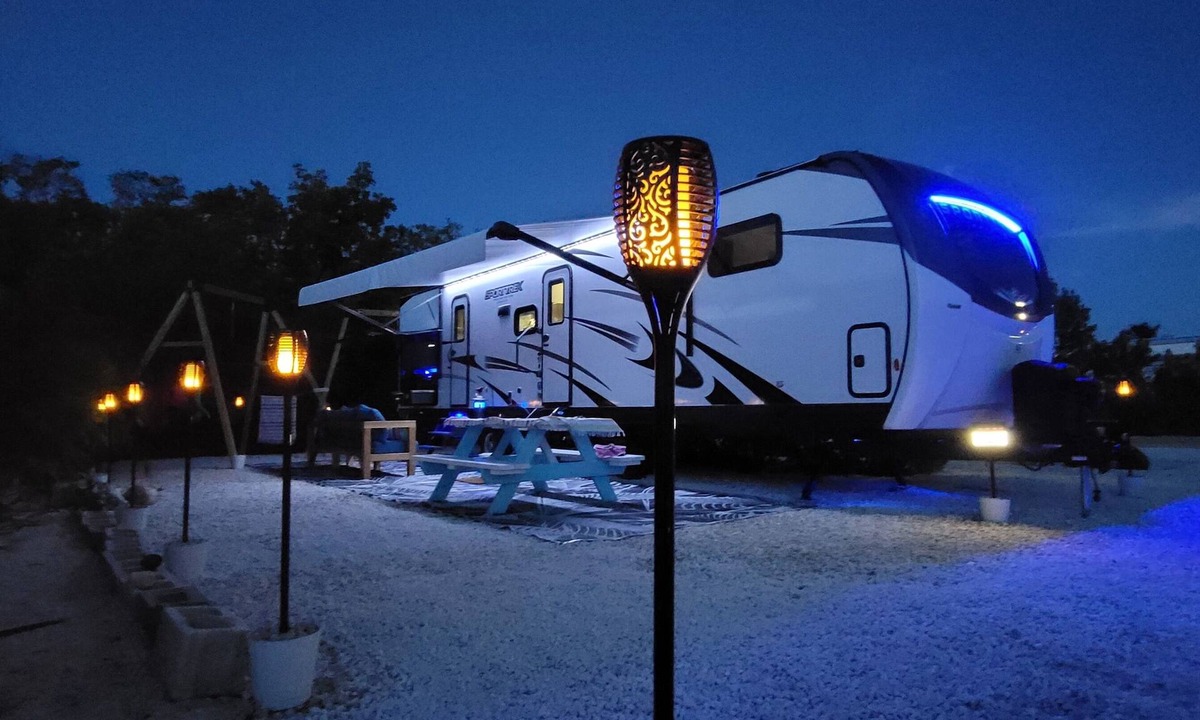 Key Largo RV Rental | Hidden gem in Key Largo, bunk room, outdoor kitchen, 2 pools, laundry, 2 beaches