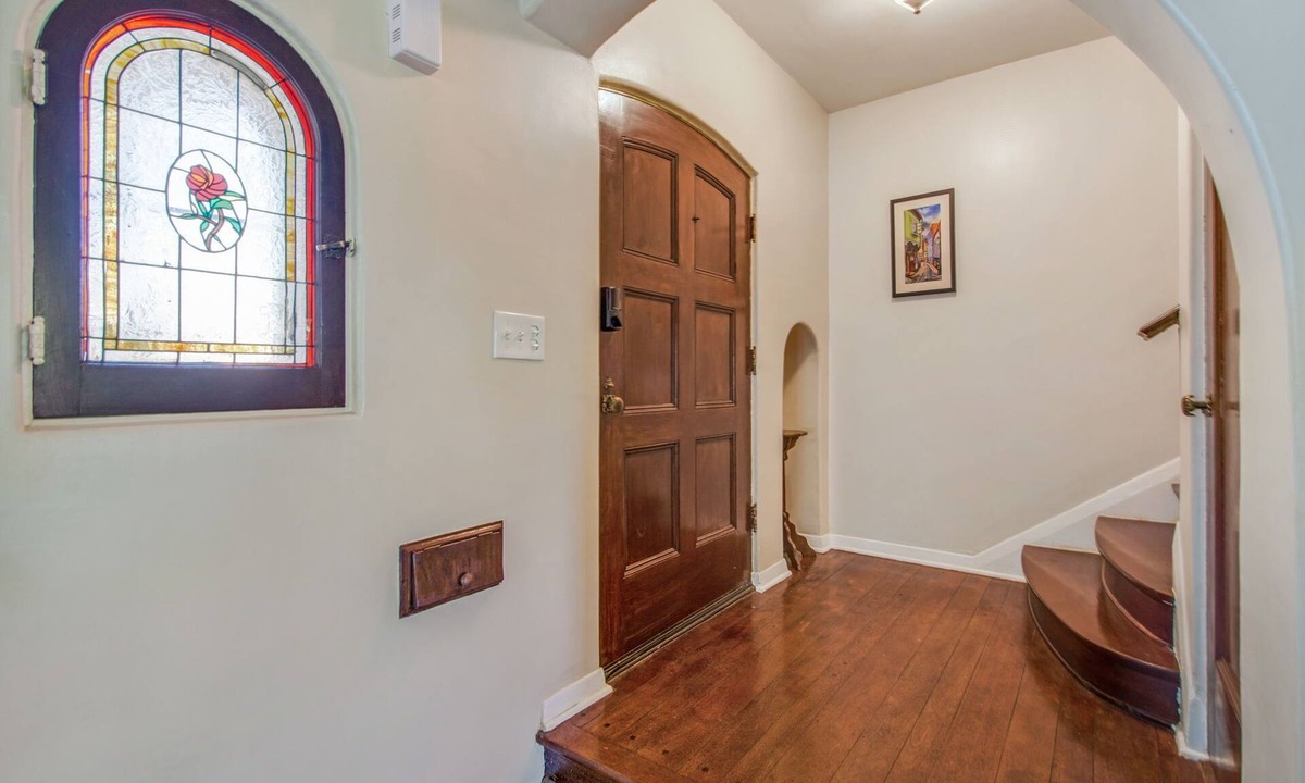 View Park-Windsor Hills House | Historic Hillside Charm in Historic View Park