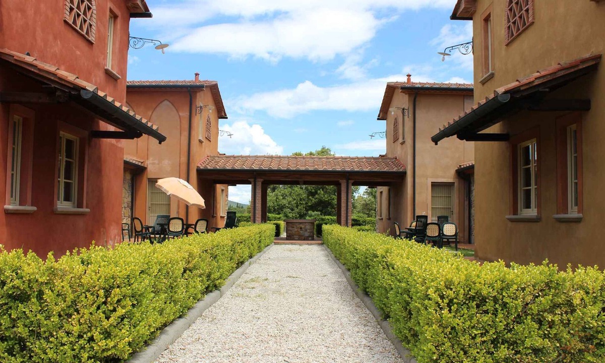 Monteverdi Marittimo Apartment | Holiday apartment with outdoor pool and air conditioning